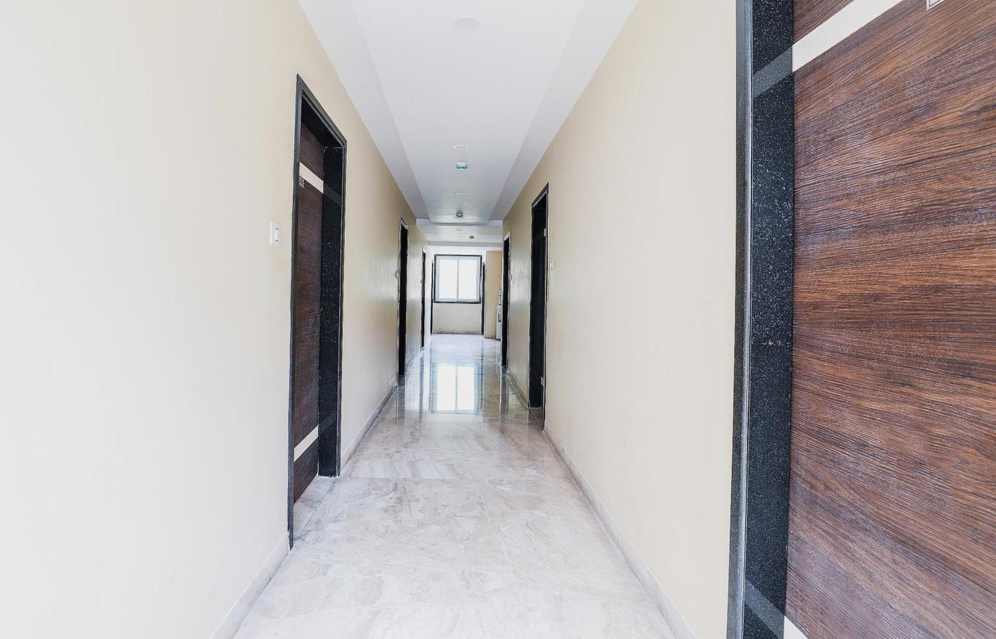 Capital O Sky Grand Hotel Hyderabad Exterior photo