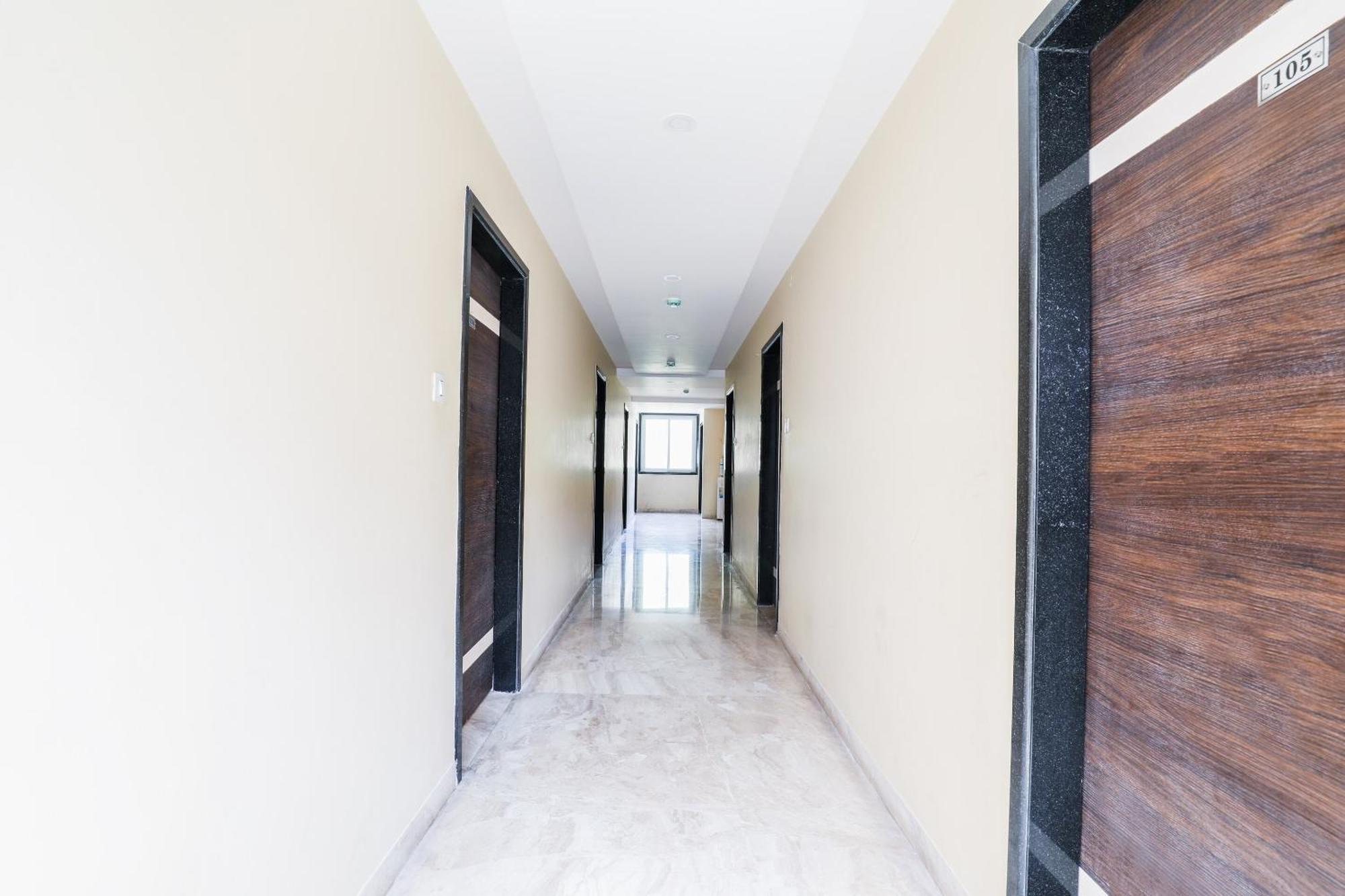 Capital O Sky Grand Hotel Hyderabad Exterior photo