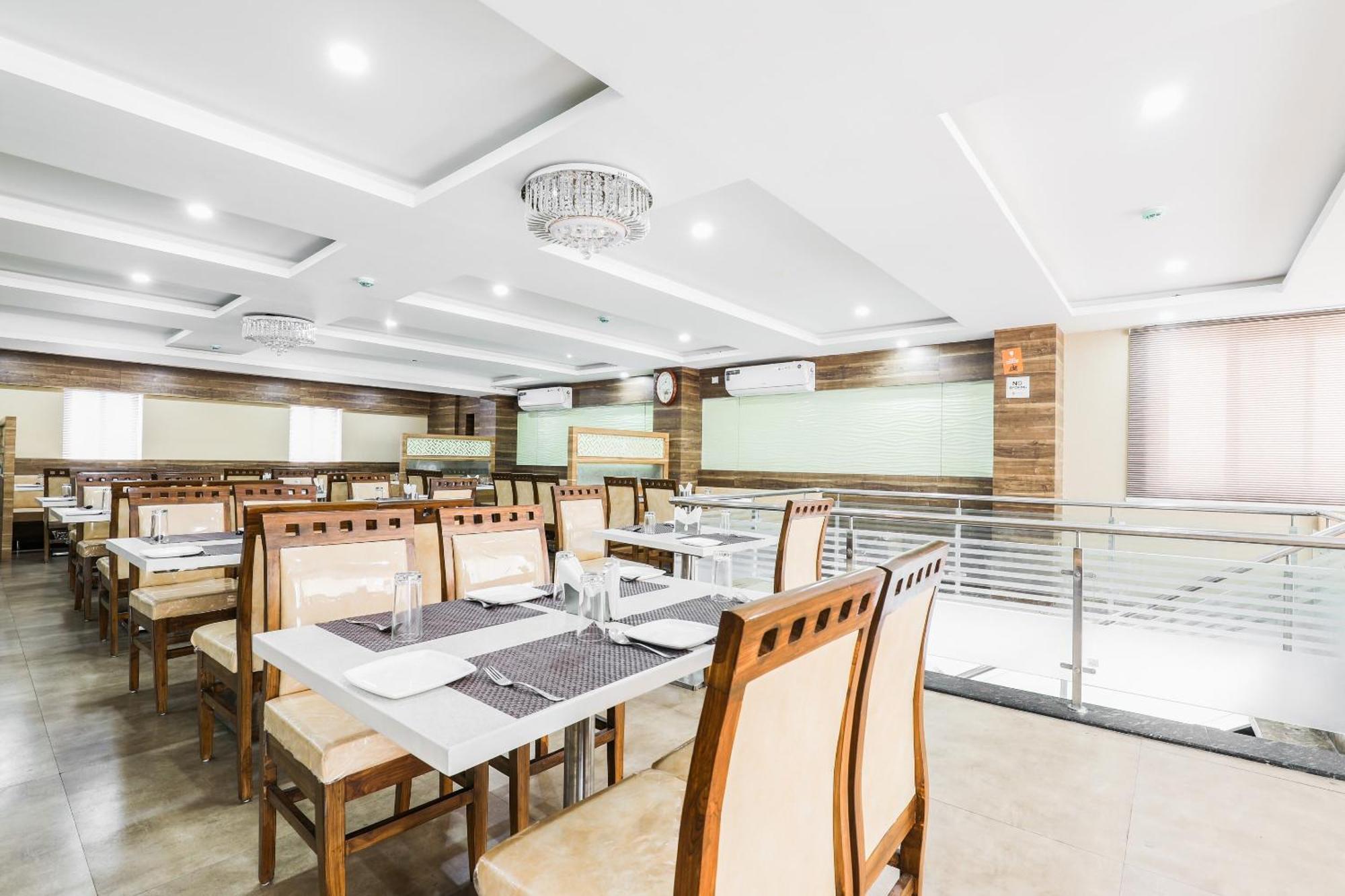 Capital O Sky Grand Hotel Hyderabad Exterior photo
